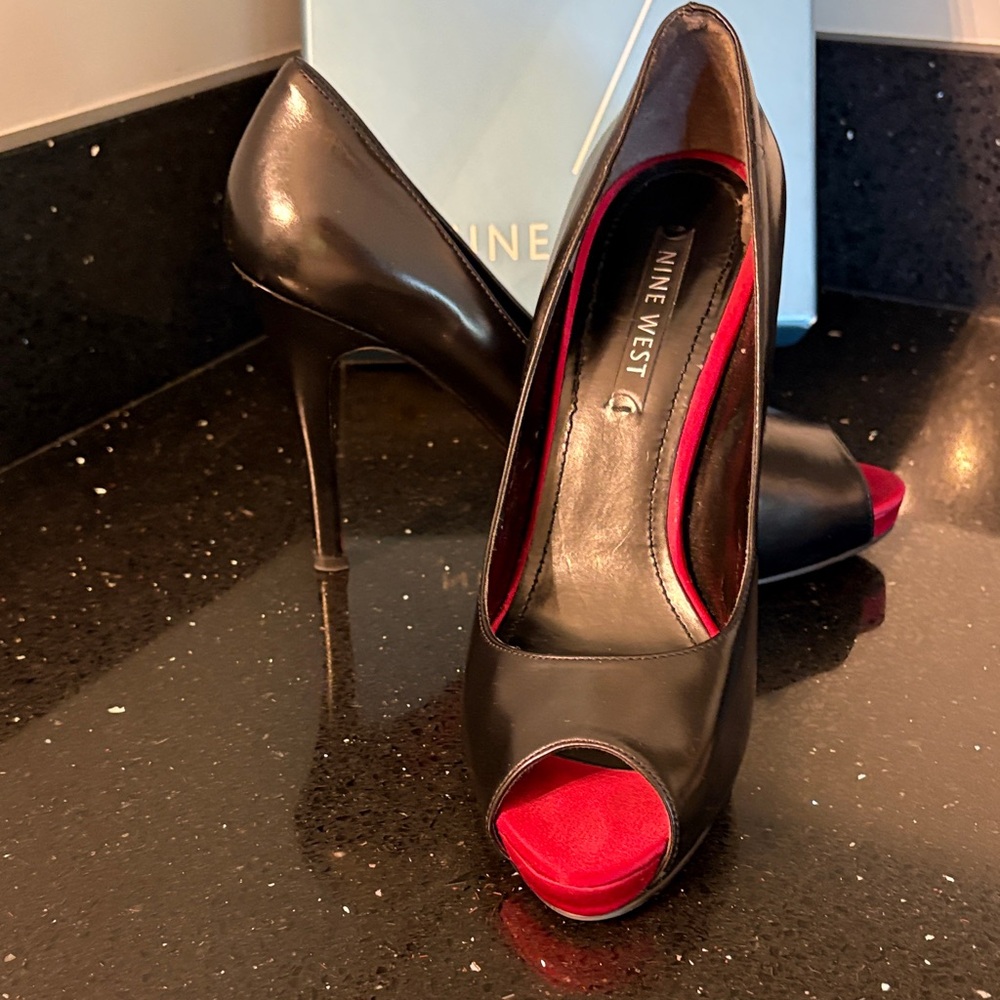 *Nine West Sexy Black Leather Red Peep Toe Heels Pumps Dressy Business